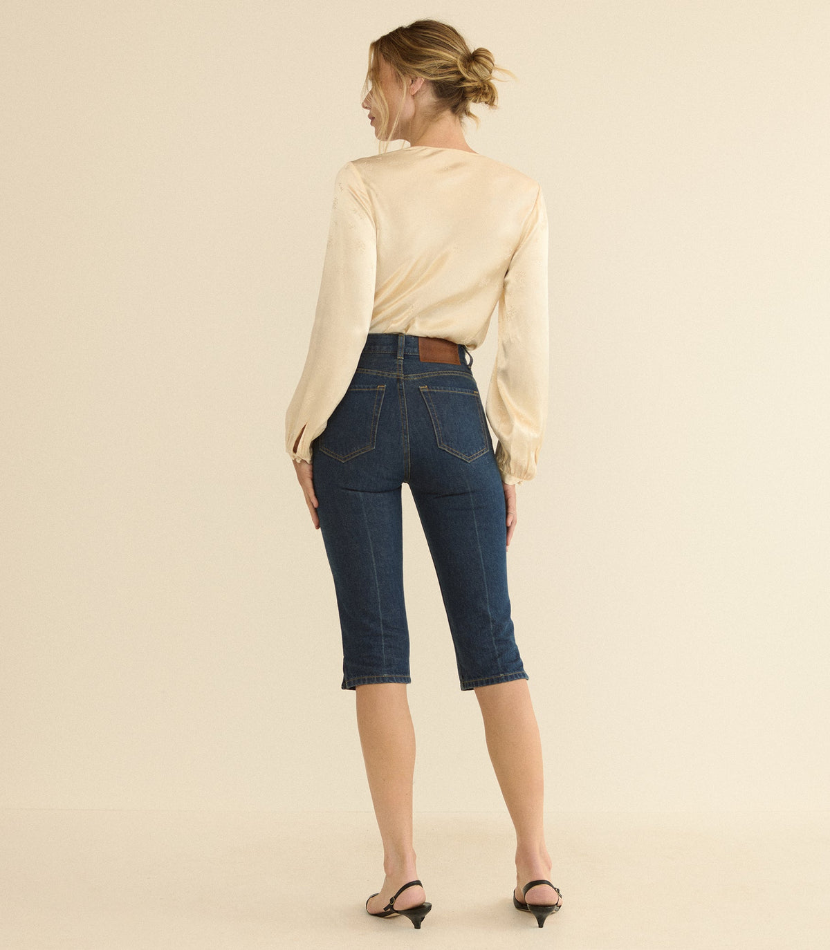 Chantal Capri in Cavalaire Dark Wash - view 4