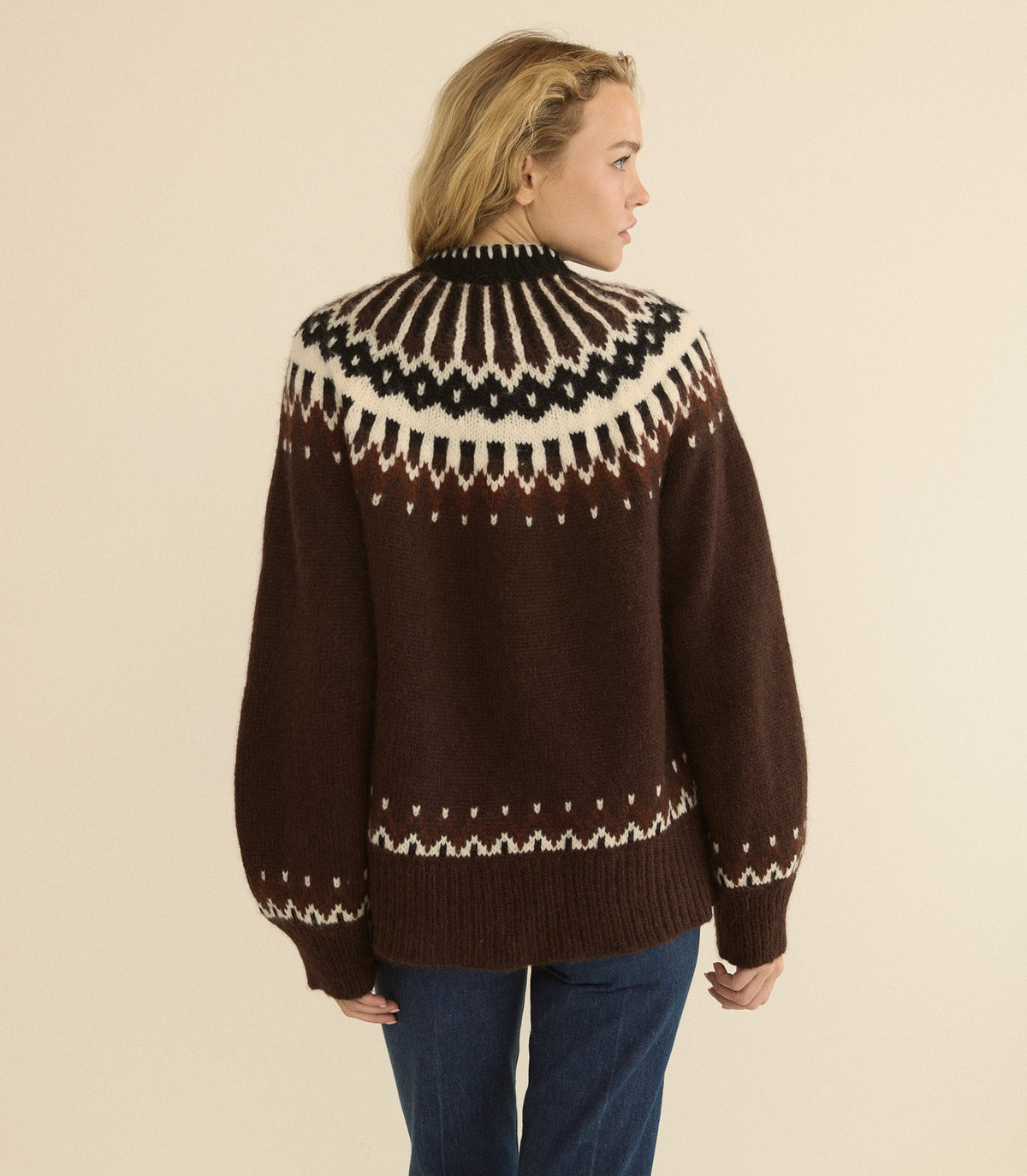 Hue Cardigan in Brun Aberdeen Fair Isle - view 8