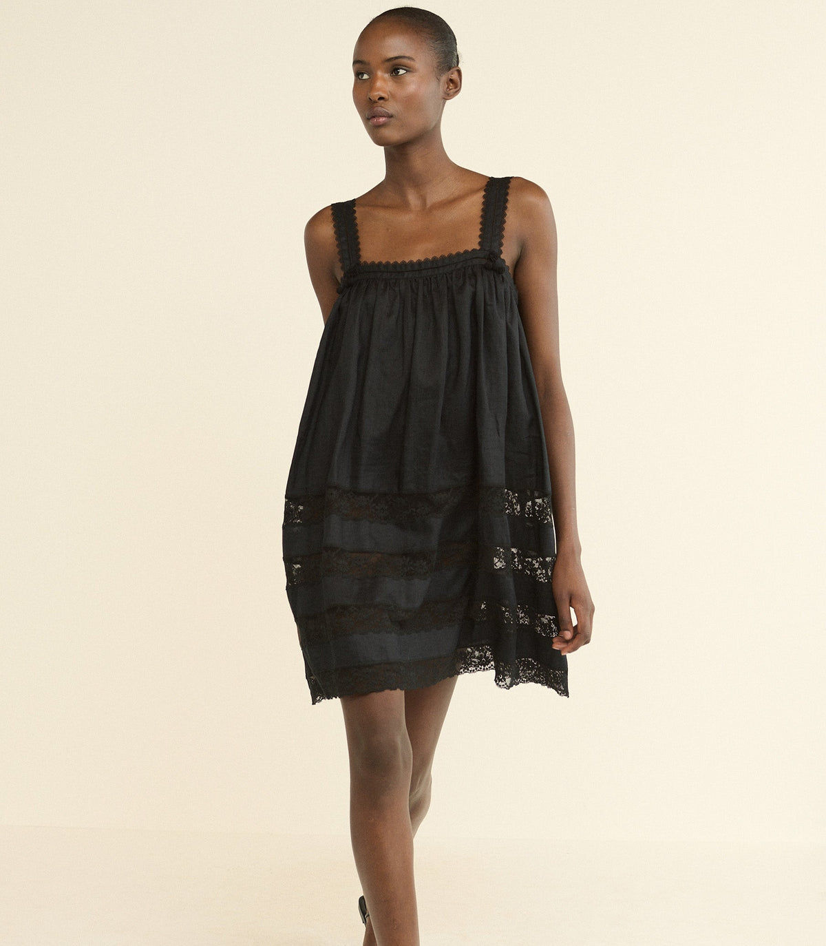 Aloise Dress in Black - view 2
