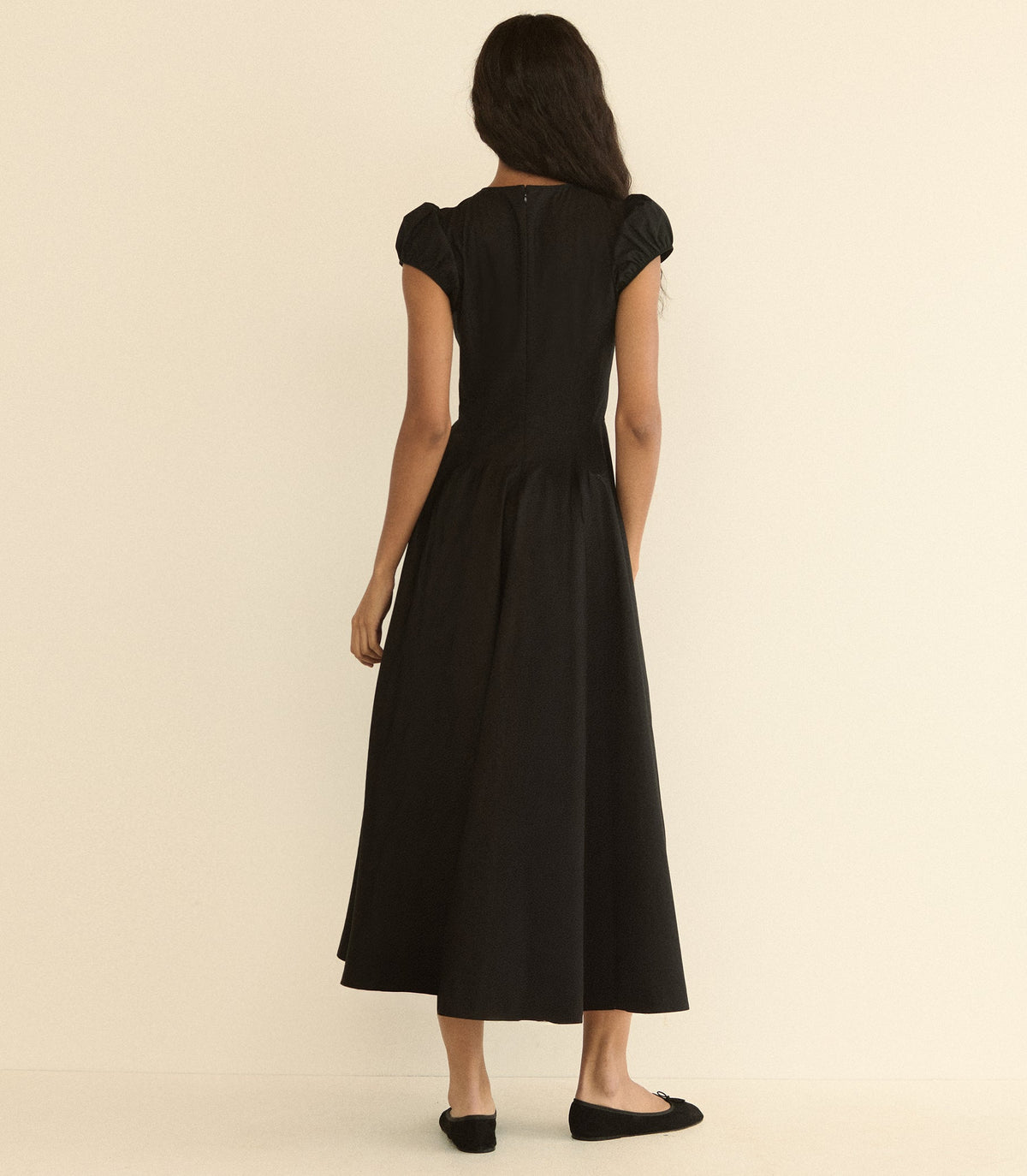 Rivelle Dress in Black - view 5